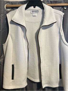 Cathy Daniels Cream Quilted Zip-Front Vest